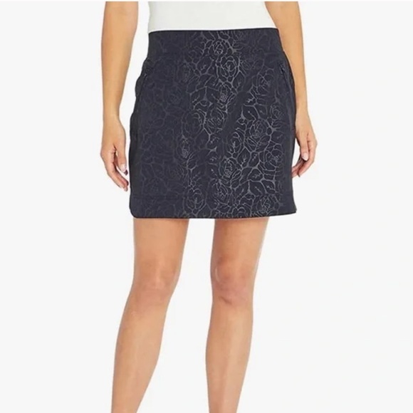 Orvis Pull-On embossed travel skort - Picture 1 of 10